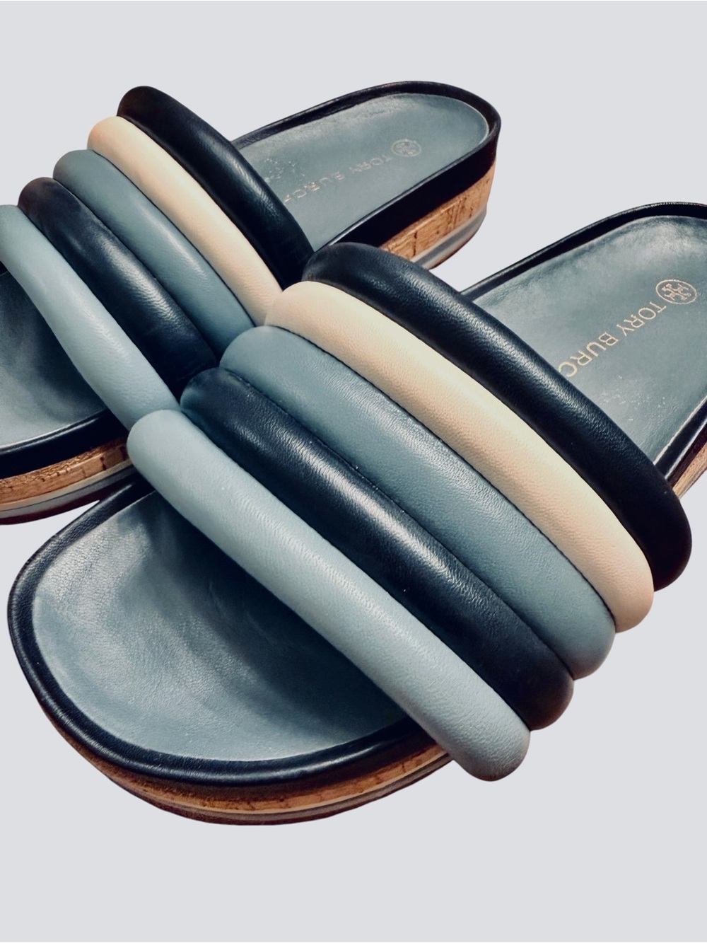 TORY BURCH quilted blue leather slide sandals. 💙🤍 - Picture 4 of 6